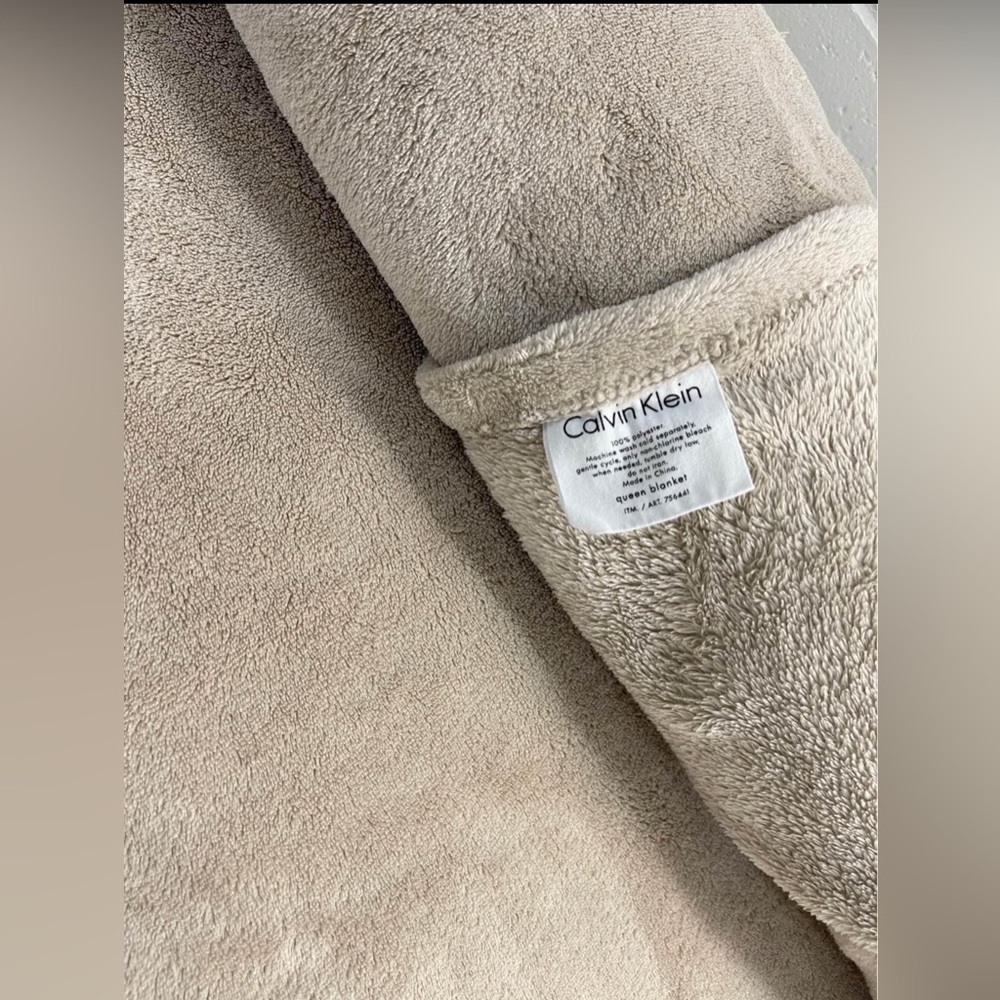 Calvin Klein Cream Plush Queen Blanket